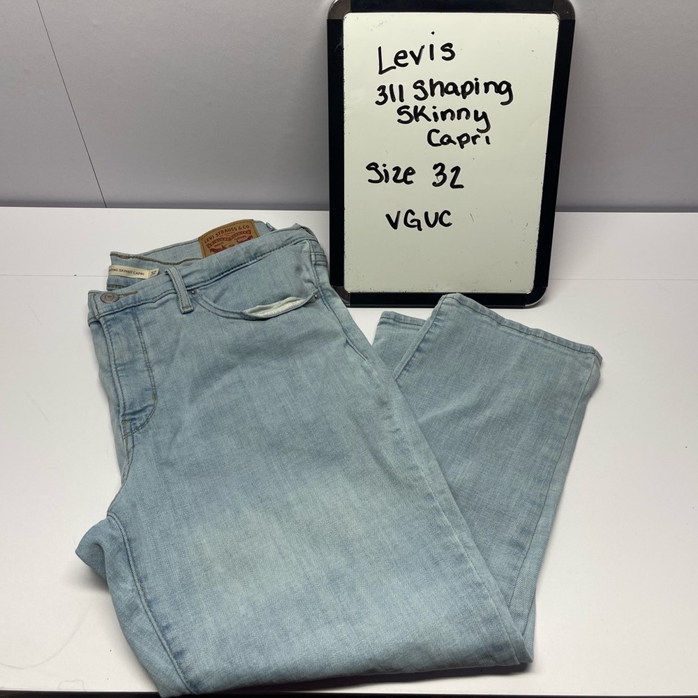 Levi's Women's Light Blue Ankle Jeans
